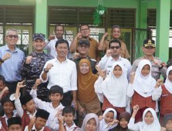 Pemimpin Kota Cirebon ‘Ngider’ ke SDN 1 Cadas: Ngobrol Bareng Bocah, Bahas Masa Depan