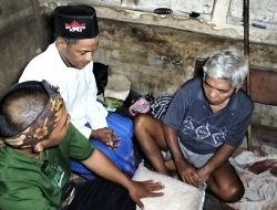 Di Balik Megahnya Balai Kota Tasik, Tak Semua Sudut Kota Bersinar: Ada Kakek dan Nenek yang Butuh Uluran Tangan