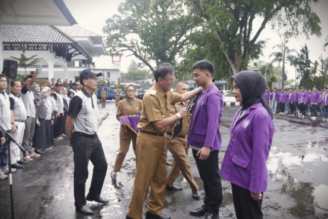 
					Hampir Seribu Mahasiswa Unigal ‘Turun Gunung’ ke Desa: Bupati Ciamis Bilang, Jangan Malu-maluin Kampus Ya!
