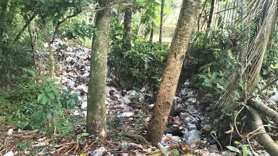 Sungai Cigede Sukasenang Ciamis Jadi Tempat Buang Sampah, Siapa yang Salah?