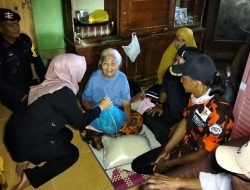 Brimob Jabar & Durian Kujang Berbagi Cerita Kasih Lewat Program “BRIMOB NYAAH KA INDUNG” di Ciamis