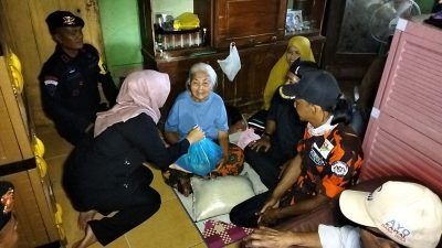 Brimob Jabar & Durian Kujang Berbagi Cerita Kasih Lewat Program “BRIMOB NYAAH KA INDUNG” di Ciamis