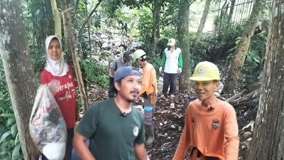 Sungai Cigede Ciamis Viral karena Sampah, Kemudian Warga dan Aparat Bersih-Bersih