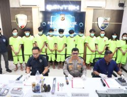 12 Tersangka Kasus Bom Molotov Terungkap, 11 Orang Sudah Diperlihatkan Polda Jabar