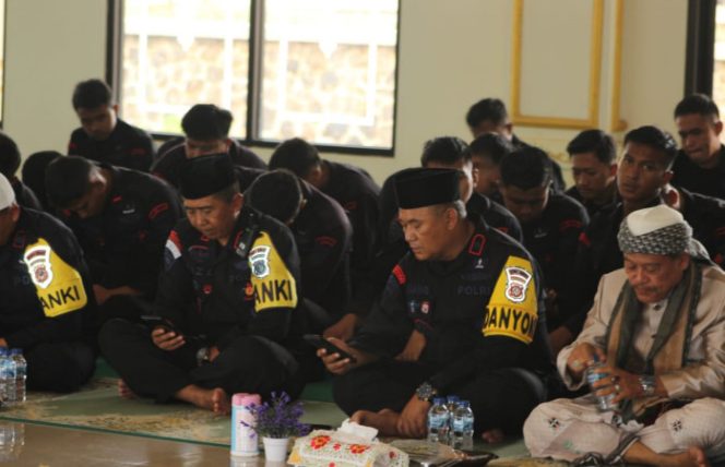 
					Brimob Jabar Gelar Maulid Nabi, Momentum untuk Lebih Humanis