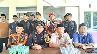 Brimob Jabar & Warga Bergerak, Bantu Lansia di Cipaku – Kisah Mak Canti yang Hidup Sendiri