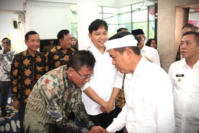 
					Bupati Ciamis Ikut Rakor Bareng Gubernur Jabar, Ngobrolin Soal Infrastruktur