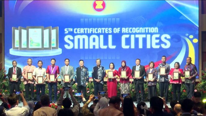 
					Ciamis Bikin Bangga, Dapat Gelar Kota Kecil Terbersih se-ASEAN