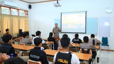Kadiv Humas Polri Ngobrol Santai Bareng Siswa Labschool Kebayoran, Bahas Tugas Polisi dan Cita-Cita