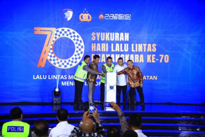 
					Kapolri Rayakan HUT Lalu Lintas ke-70, Kenalkan Digital Korlantas dan Bagikan Pin Emas