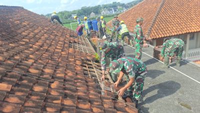 Kodim 0612 Tasikmalaya Gotong Royong Rehab Sekolah, Rayakan HUT ke-80 TNI