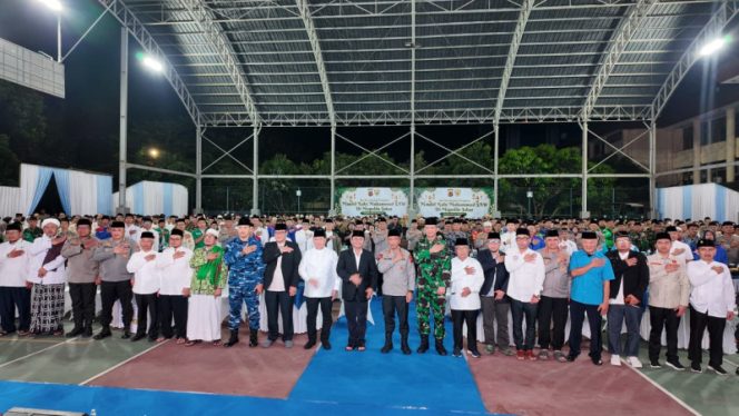 
					Ojol Ikut Guyub di Mapolda Jabar, Kapolda Ajak Bareng-Bareng Jaga Kedamaian