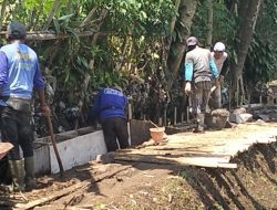 Proyek Irigasi di Ciamis Disorot, Pekerja Kerja Seadanya Tanpa Safety
