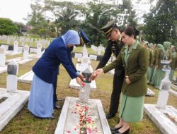 HUT TNI ke-80, Veteran dan Forkopimda Ikut Tabur Bunga di TMP