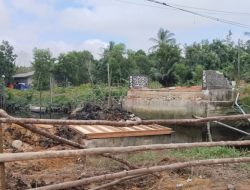 Jembatan di Kundur Barat Lagi Diperbaiki, Anggarannya Rp1,4 Miliar! Warga: “Semoga Nggak Asal Jadi!”