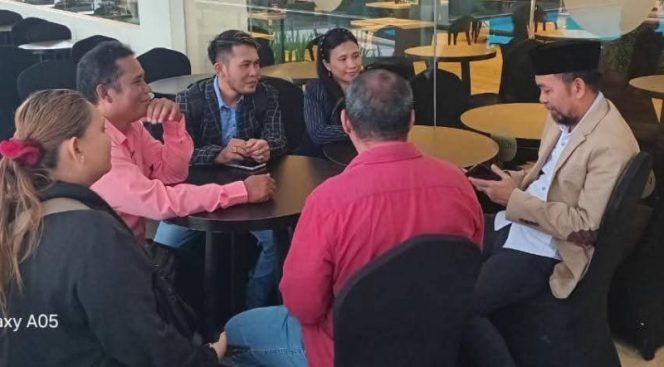 
					Surat Tak Ditanggapi dan Laporan Polisi Jalan di Tempat, Ketua PW FRN Kepri Curhat ke Ketum, Agus Flores Langsung Terbang ke Batam