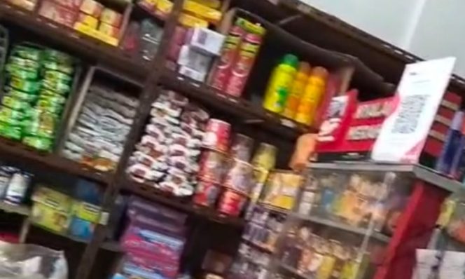 
					Warung di Bukit Tiung Diduga Jual Rokok Ilegal, Bea Cukai Cuma Lihat Saja?