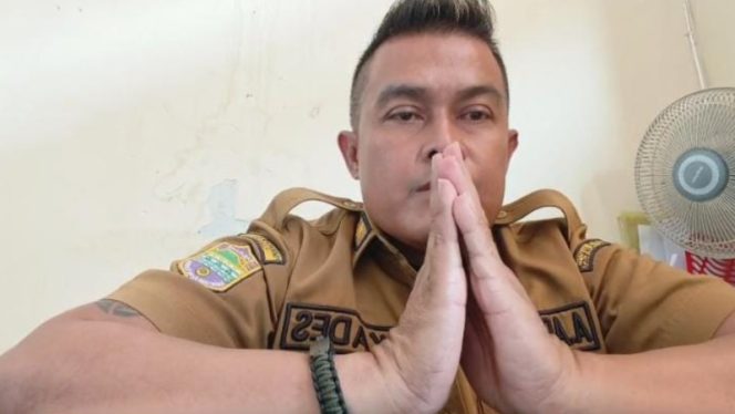 
					Kades Mekar Mukti Cisaga Ciamis, Asep Ari, Luruskan Soal Video Viral: Yang Saya Lawan Itu Oknum, Bukan Wartawan