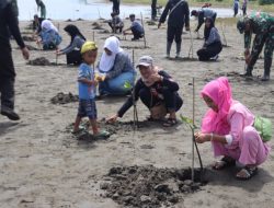 Ribuan Mangrove Ditanam di Cipatujah, Kodim 0612 Tasikmalaya Ajak Warga Jaga Pantai dari Abrasi