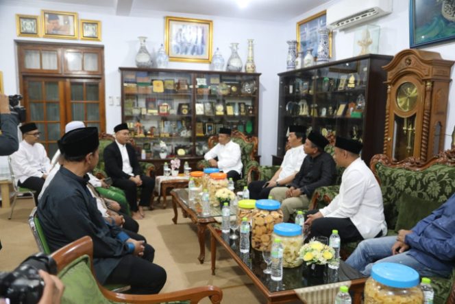 
					Silaturahmi Santai Kapolda Jabar di Pondok Pesantren Suryalaya Bahas Kamtibmas