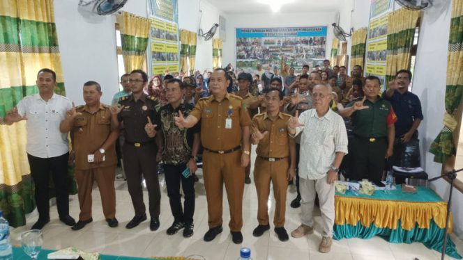 
					Warga Desa Sido Makmur Dapat Edukasi Hukum Langsung dari Polres dan Kejaksaan