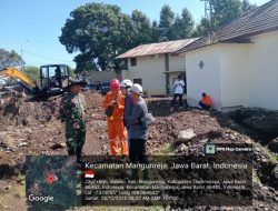 Babinsa Salebu bareng PLN cek lokasi dan ngobrolin bahaya layangan di bawah SUTT