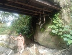 Pondasi Jembatan Desa Blangkahan Mulai Rapuh, Warga Harap Perhatian Serius