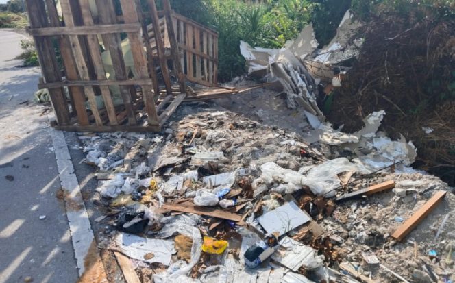 
					Sampah Tak Terangkut, Peran Dinas LH Karimun Dipertanyakan