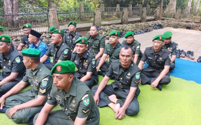 
					Ziarah Santai ke Ciung Wanara, Sertu Agus Hadian Ikut Rasakan Momen Hari Juang TNI AD