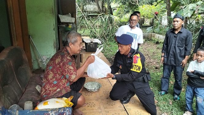 
					Awal Tahun 2026, SatBrimob Batalyon D Pelopor Polda Jabar Tebar Kepedulian di Ciamis