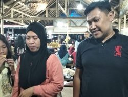 Kedai Durian Kujang Cikoneng Ramai Diserbu Penikmat Durian