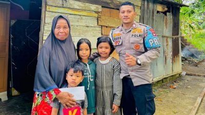 Brigpol Yohanes Dede Bedah Rumah Nenek Pakis Di Karimun