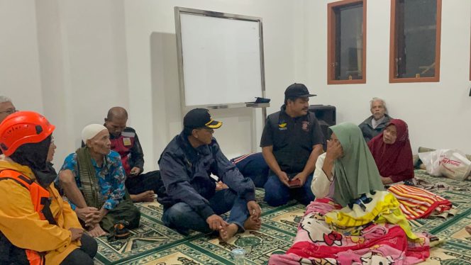 
					Bupati Ciamis Cek Dampak Banjir Pamarican dan Cidolog
