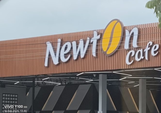 
					Harga Makanan Cafe Newton Poros Tak Konsisten