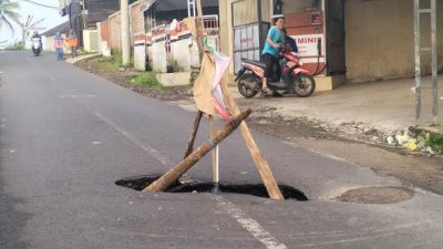 Jalan Nagrog–Nagrak Ciamis Amblas, Warga Keluhkan Belum Ada Perbaikan