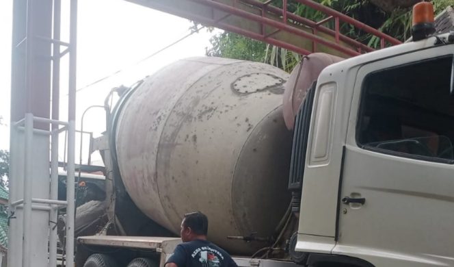 
					Kandang Ayam Sukaresik Disorot, Ready Mix Tanpa Izin