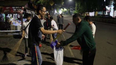 Malam-Malam ASN Ciamis Kompak Aksi Bersih Kota