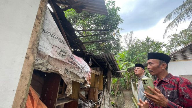 
					Rutilahu Lakbok Diserahkan Langsung Bupati Ciamis