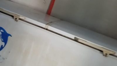 Toko Tina Karimun Diduga Jual Makanan Beku Tanpa Izin