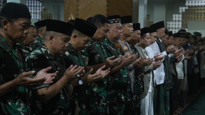 Pangdam III Siliwangi Pimpin Subuh Berjamaah di Tasikmalaya