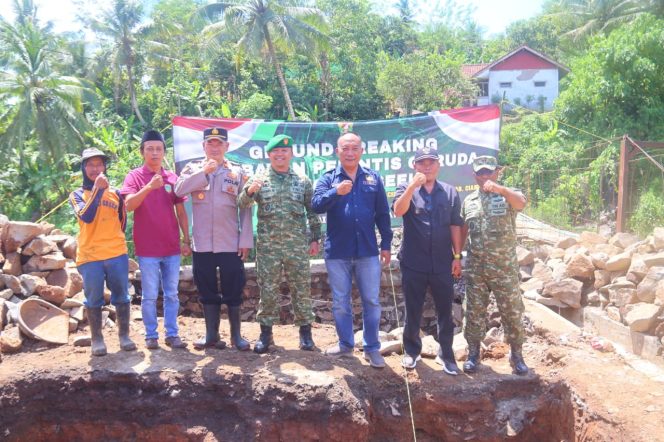 
					Jembatan Garuda Sungai Ciseel Buka Akses Ekonomi Warga
