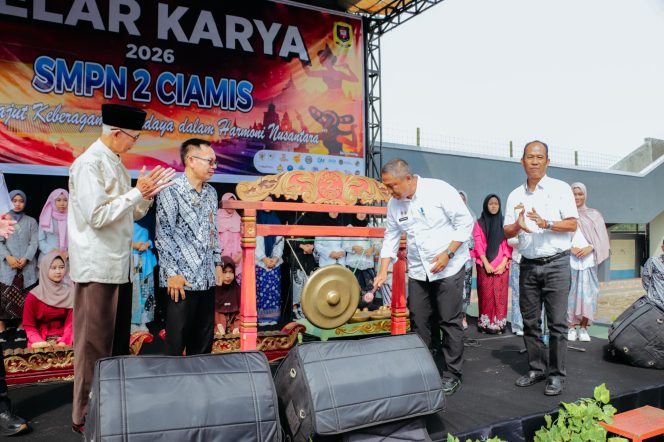 
					Sekda Ciamis Hadir Di Gelar Karya SMPN 2 Ciamis 2026