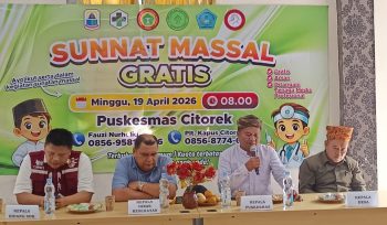 Momen pembukaan sunatan massal gratis di Puskesmas Citorek, Lebak, Minggu (19/4/2026). Terlihat jajaran lintas sektor kompak hadir, mulai dari tenaga kesehatan, Pemdes Citorek Barat, hingga komunitas Amprak Citorek. Kolaborasi ini jadi bukti nyata kepedulian bersama dalam menghadirkan layanan kesehatan yang dekat dan bermanfaat untuk warga.