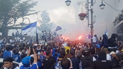 Persib Bandung Cetak Sejarah Tiga Kali Juara Beruntun