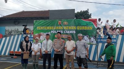Polres Ciamis Bagikan 3.000 Kupon Daging Kurban untuk Warga