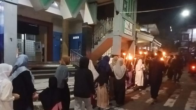 
					Antusias Warga di Pawai Obor Tahun Baru Islam 1448 H Pasirlayung