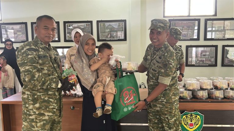 Baksos HUT Ke-81 TNI, Ada Donor Darah hingga Khitanan